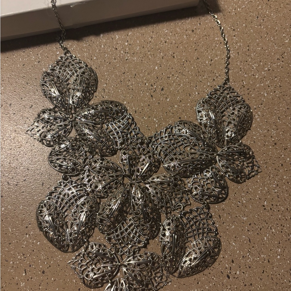 Guess Silver Filigree Floral Necklace